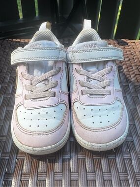 Nike Kids AirMax Glitter Laces Light Pink and White Velcro Sneakers Size 8C